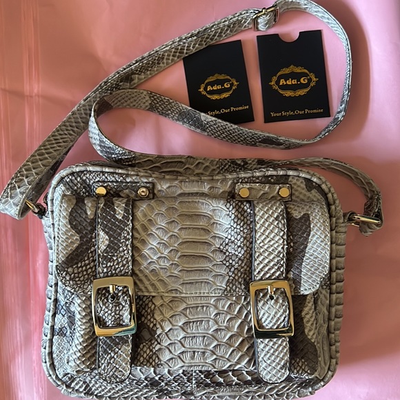 ADA ( Australian) leather crossbody bag - Picture 15 of 16